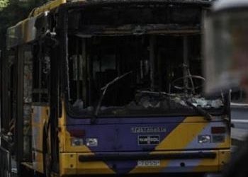 Τρόμος στο Χαλάνδρι: Πέταξαν κάδο σε εν κινήσει τρόλεϊ!