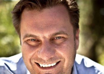 Β. Σάρκουλας: «Πρόεδρε παραιτήσου»!