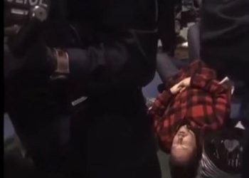 Συμπλοκές μεταξύ οπαδών και αντιπάλων του Τραμπ