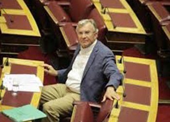 11 βουλευτές του ΣΥΡΙΖΑ ζητούν μείωση στα βουλευτικά προνόμια