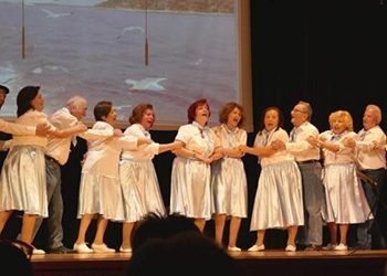 Άφθονο γέλιο από το «θίασο των … ήντα»
