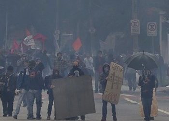 Βίαια επεισόδια στη Βραζιλία, στη διάρκεια της γενικής απεργίας