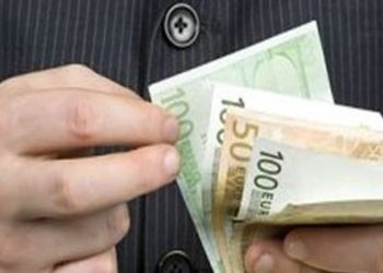 Αυξήθηκαν οι αμοιβές των εργαζομένων της Ευρωζώνης