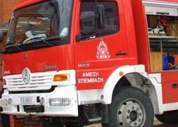 Φωτιά σε τρία οχήματα της Πυροσβεστικής