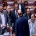 Σοβαρό επεισόδιο Κασιδιάρη - Δένδια στη Βουλή (video)