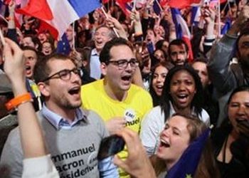 Ο διεθνής Τύπος χαιρετίζει τη νίκη Μακρόν