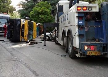 Ανετράπη σχολικό λεωφορείο στα Βριλήσσια