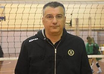 Ο Κώστας Λιώσης στον πάγκο του ΖΑΟΝ