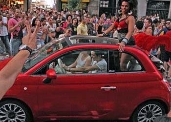 Θερμή υποδοχή για το Fiat 500 στη Μαδρίτη (video)