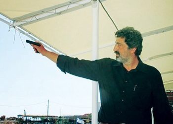 Σεξ και βία σε… «χρεοκοπημένη» κοινωνία