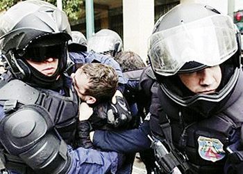 Ρατσισμός: Οι ένστολοι εν δράσει…