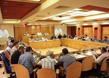 Οκτώ ερωτήματα ΚΕΔΕ προς Σκουρλέτη για τους συμβασιούχους