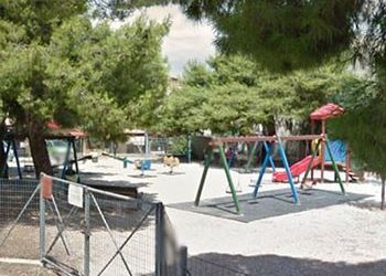 Απομάκρυνση παιχνιδιών από το χώρο δίπλα στο ναό Αγ. Αναργύρων
