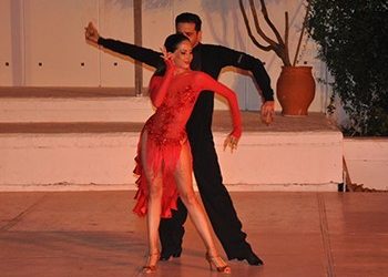 «Χοροί και μουσικές του κόσμου» στο αίθριο του Δημαρχείου