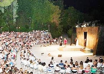 Από τον Τσιτσάνη μέχρι τους Bon Jovi