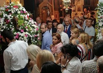Με μεγάλη συρροή πιστών ο εορτασμός του Αγίου Φανουρίου στη Νέα Ερυθραία