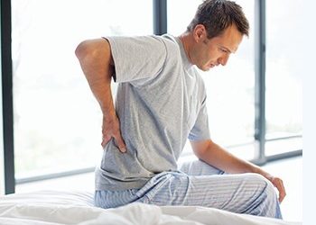 Πρωινή δυσκαμψία: Πού οφείλεται και πώς αντιμετωπίζεται;