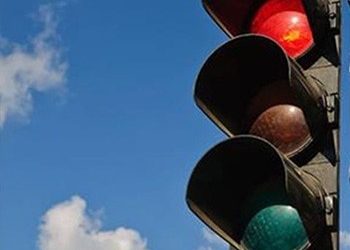 Φανάρια στη διάβαση πεζών Λ. Πηγής & Αναπήρων Πολέμου