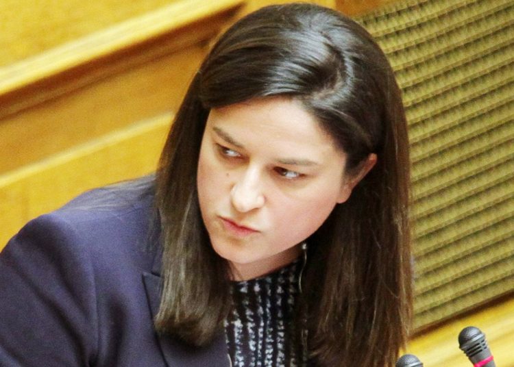 Νίκη Κεραμέως: Ποια Αριστερά, ποια Δεξιά;