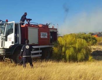 Στην κατάσβεση της μεγάλης φωτιάς σε Καλύβια – Σαρωνίδα ο ΣΠΑΠ