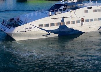Στο λιμάνι της Σίφνου προσέκρουσε το «Sea jet 2»