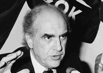 Άρθρο Τσίπρα: Σήκω Ανδρέα, για να δεις…