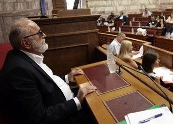 Παραίτηση Κουρουμπλή για την πετρελαιοκηλίδα ζήτησε ο Μητσοτάκης