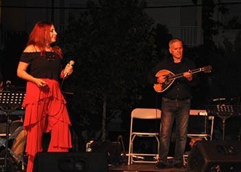 Βραδιά λαϊκής μουσικής στην πλατεία της Νέας Ερυθραίας