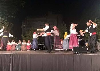 Εντυπωσίασαν οι Μικρασιατικοί χοροί στην Νέα Ερυθραία