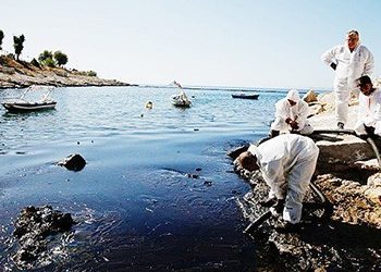 Σαρωνικός: «Κηλίδα» για την κυβέρνηση