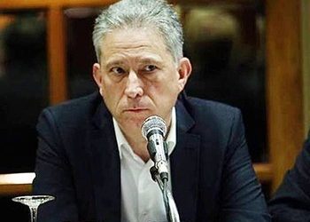 Χρυσόγονος: Διαφωνεί και φεύγει