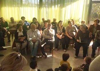 Eπίσκεψη των λιλιπούτειων του Δημοτικού Παιδικού Σταθμού Λυκόβρυσης στα ΚΑΠΗ