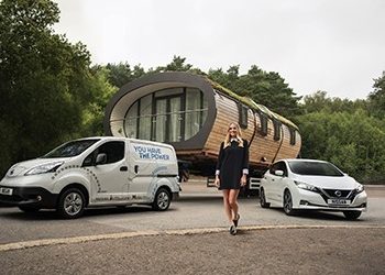 Η Margot Robbie ηγείται των προγραμμάτων  αειφορίας  της Nissan