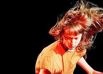 «Ten Horizons» από την oμάδα The Instrument