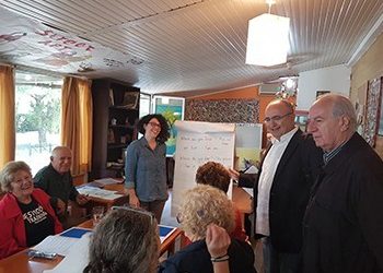 Ξεκίνησαν τα δωρεάν μαθήματα Αγγλικών για τα μέλη των ΚΑΠΗ