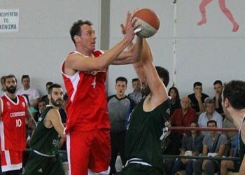 Ήττα και διαμαρτυρίες για την διαιτησία από τον Πανερυθραϊκό