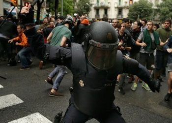 Πνίγηκε στο αίμα το δημοψήφισμα στην Καταλoνία (video)