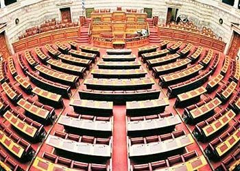 Οι βουλευτές δεν τρώνε ποτέ από τα… σκουπίδια