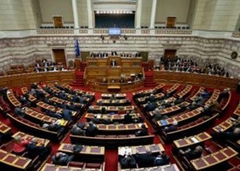 «Πέρασε» το άρθρο για την ταυτότητα φύλου με 148 ψήφους