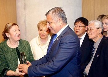 Στην 21η Παγκόσμια Τελετή Απονομής  Βραβείων «Θεά Άρτεμις»