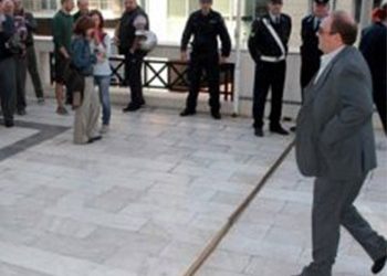 Ομόφωνη απαλλαγή για το δήμαρχο Χαλανδρίου Σίμο Ρούσσο