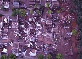 Νέες σοκαριστικές εικόνες από την φονική πλημμύρα (video)