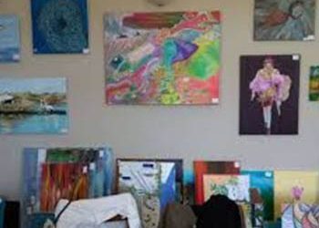 Έκθεση κούκλας από κρατούμενες των φυλακών Θήβας