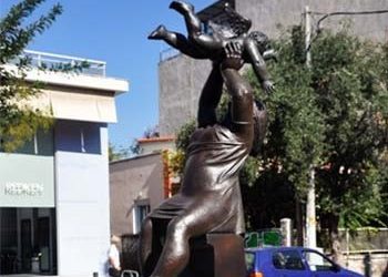 Ανακαίνιση - αποκατάσταση 5 γλυπτών στο κέντρο