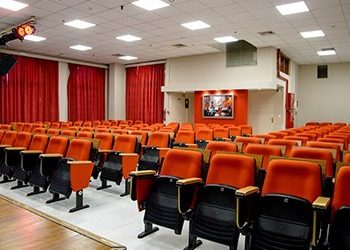 «Να βγάλουμε τους δημότες μας στις πλατείες»