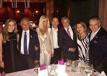Σε φιλανθρωπική εκδήλωση για τον καρκίνο του μαστού