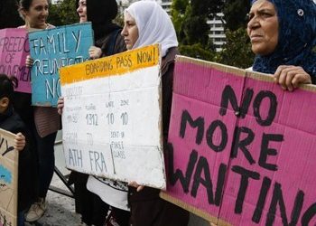 Πρόσφυγες ξεκίνησαν απεργία πείνας στην πλατεία Συντάγματος
