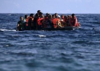 Αυξάνονται οι ροές προσφύγων και μεταναστών στα νησιά