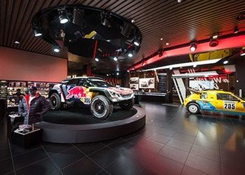 PEUGEOT AVENUE PARIS: Οι θρύλοι του Ντακάρ 2018!