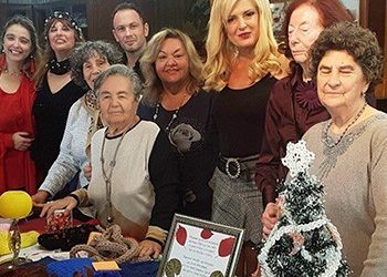 Η Μαρίνα Πατούλη στο χριστουγεννιάτικο bazaar αγάπης του ΚΑΠΗ Άνω Πεύκης